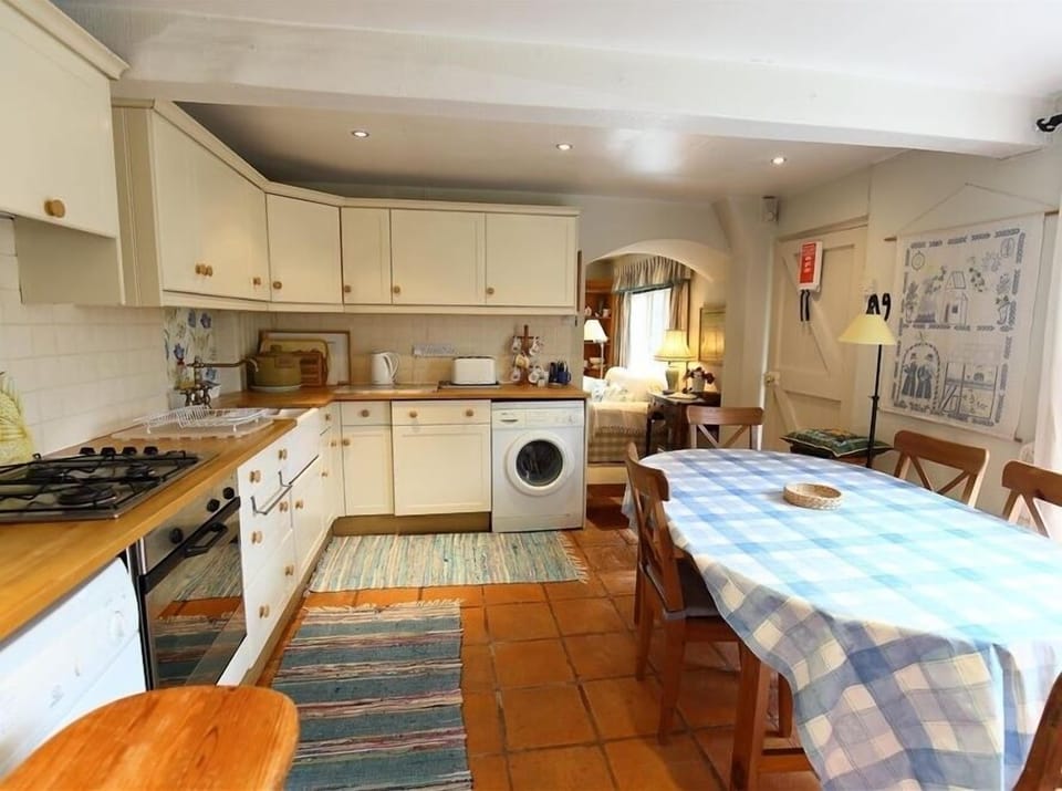 Cottage | Interior