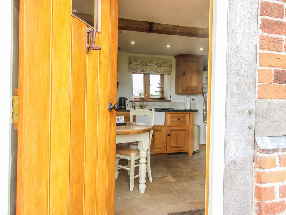 Cottage | Dining
