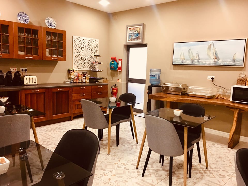 Free daily continental breakfast