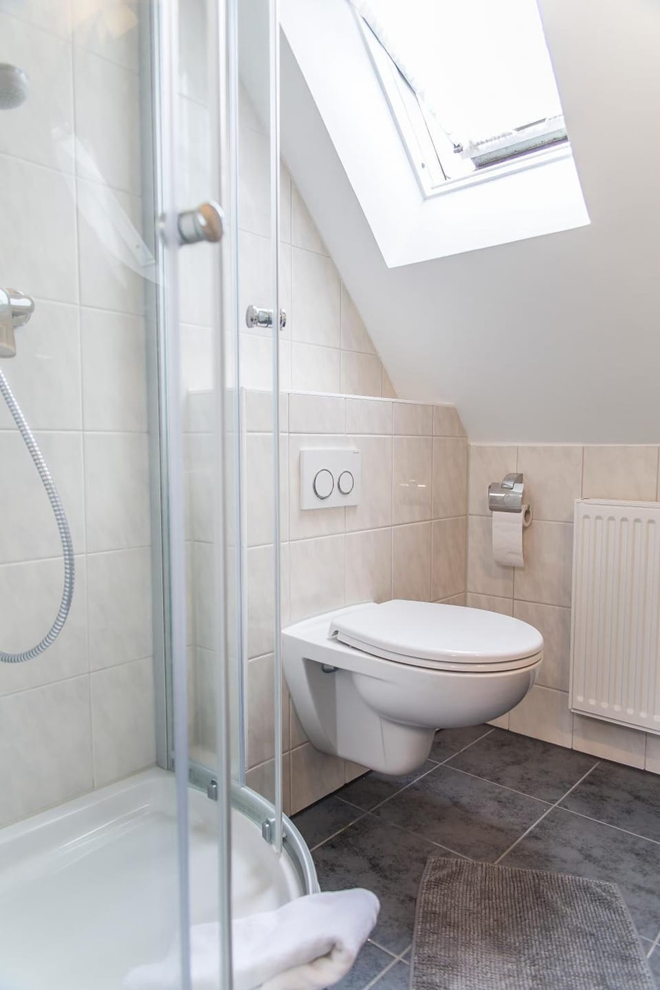 Double Room, Balcony | Bathroom | Shower, hair dryer, towels