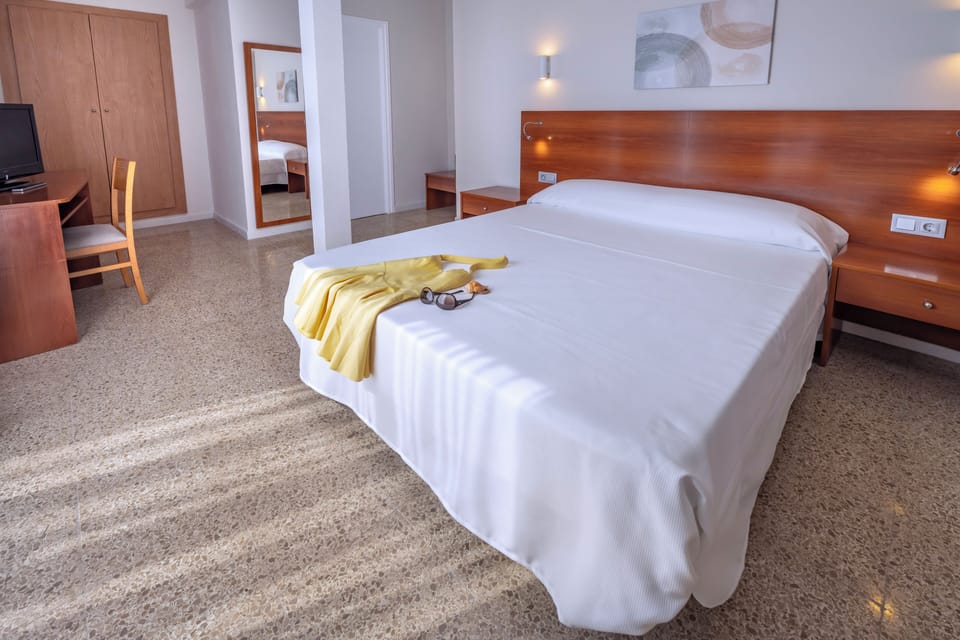 1 bedroom, in-room safe, bed sheets