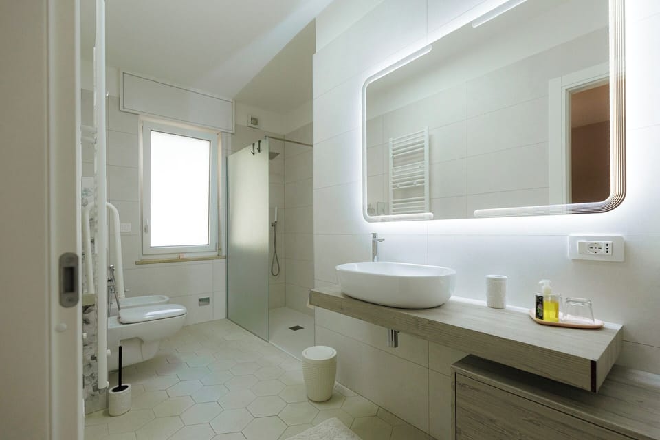 Comfort Double or Twin Room, 1 Bedroom, Garden View, Garden Area | Bathroom | Shower, rainfall showerhead, hair dryer, slippers