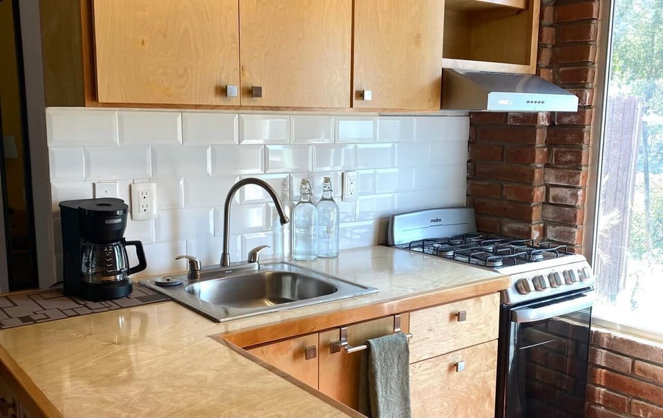 Comfort Room, Non Smoking | Private kitchen