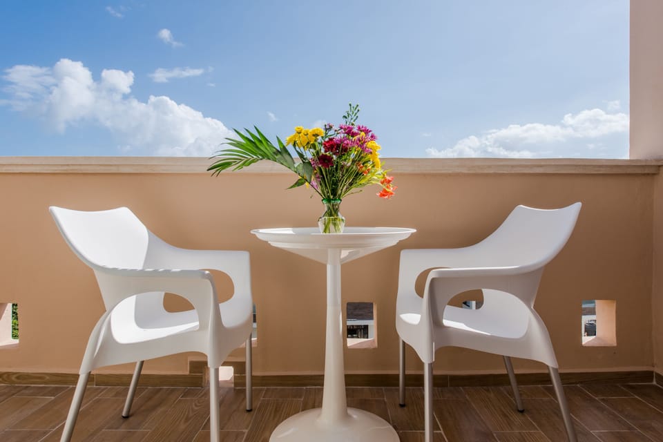 Suite, 2 Bedrooms, Kitchenette | Terrace/patio