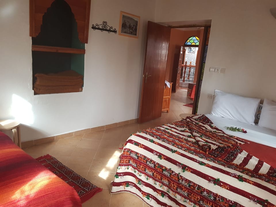 Standard Room | Desk, iron/ironing board (on request), WiFi (free), bed sheets