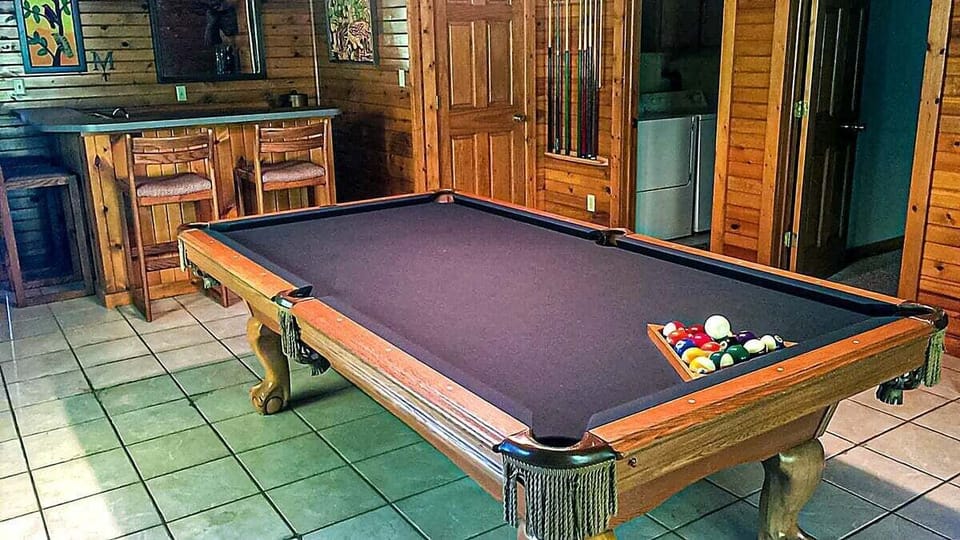 Pool Table / Bar Area