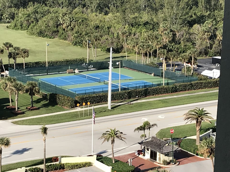 TENNIS COURT 