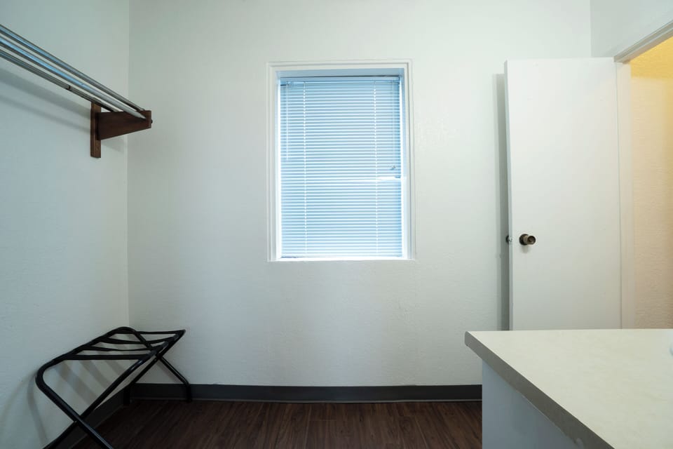 Premium Room, 1 King Bed | Desk, iron/ironing board (on request), WiFi (free)
