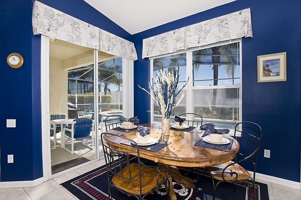 Kitchen Dining nook