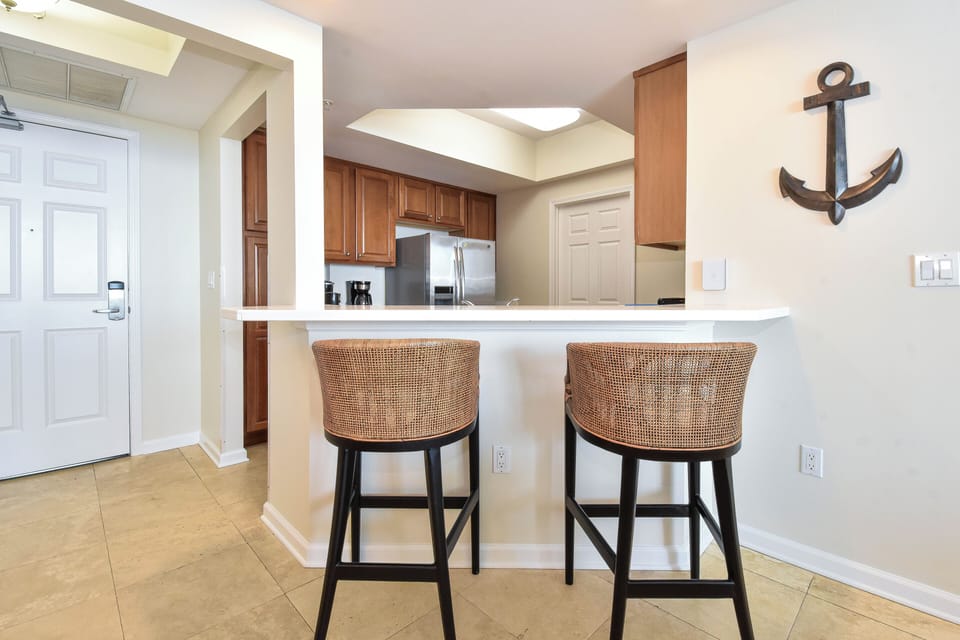 Silver Beach Towers West 1602 - Breakfast Bar