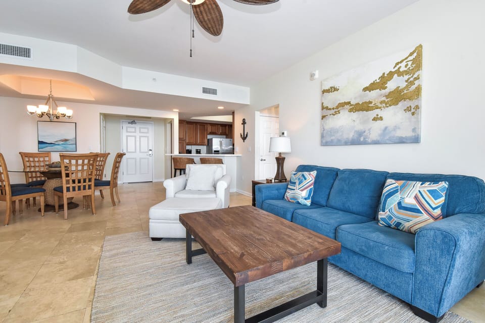Silver Beach Towers West 1602 - Open Living Area