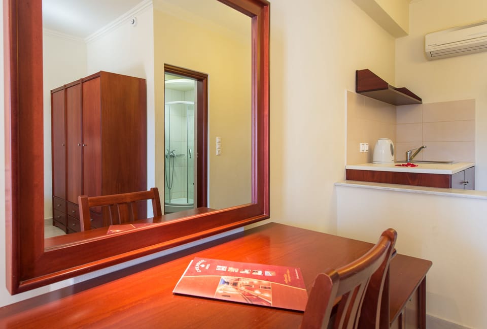 Canadian Hotel in Peloponnese, Western Greece and the Ionian