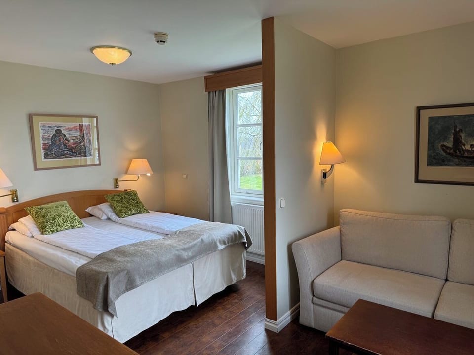 Family Room | Individually decorated, iron/ironing board, free WiFi, bed sheets