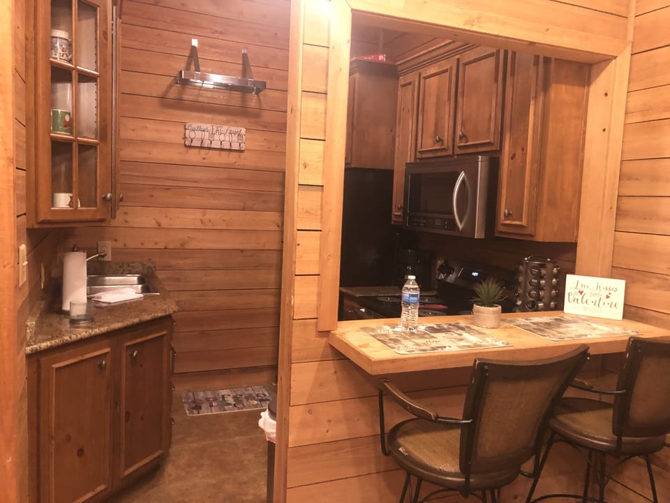 Full kitchen