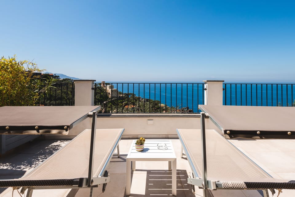 Deluxe Double Room (Procida ) | Minibar, in-room safe, individually decorated, desk