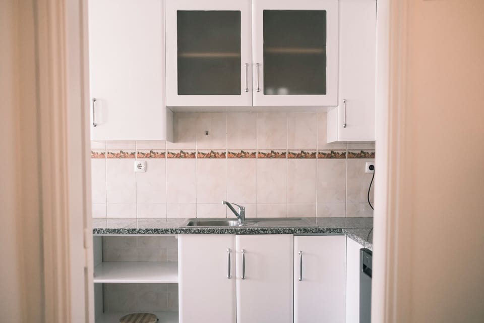 Apartment, 2 Bedrooms, City View | Private kitchen | Full-size fridge, microwave, oven, stovetop