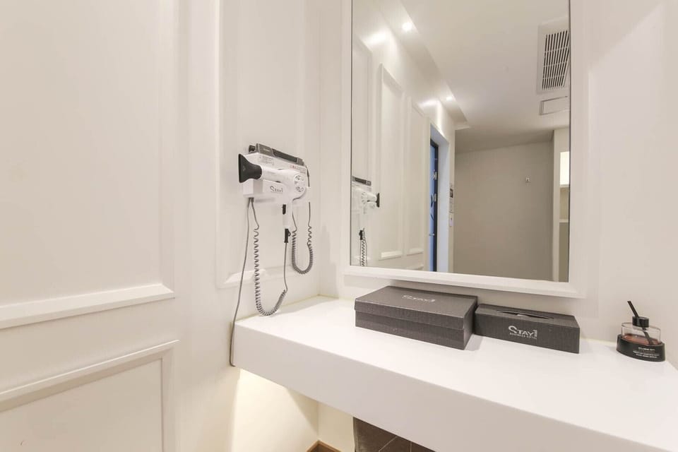 Family Twin Room | Individually decorated, desk, laptop workspace, blackout drapes