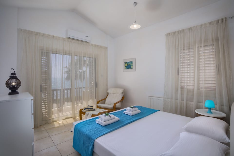 Villa, 3 Bedrooms, Terrace, Sea View | 3 bedrooms, iron/ironing board, cribs (surcharge), WiFi (free)