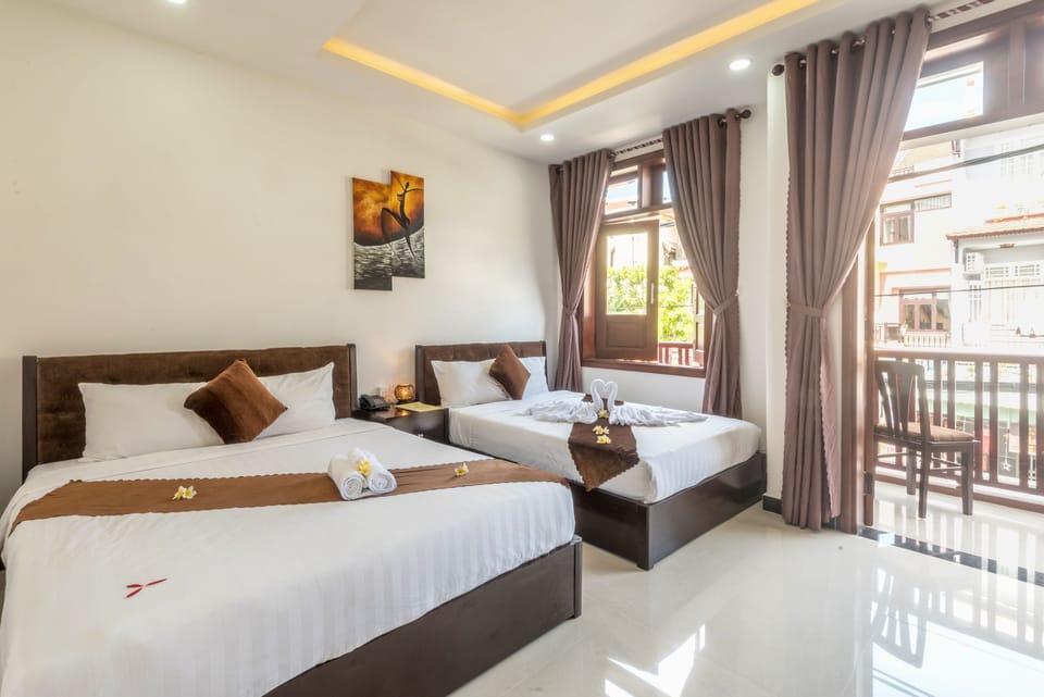 Deluxe Room | Minibar, desk, free WiFi, bed sheets