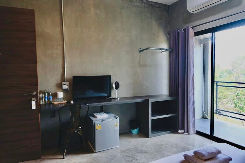 Superior Loft Queen Room | WiFi (free), bed sheets