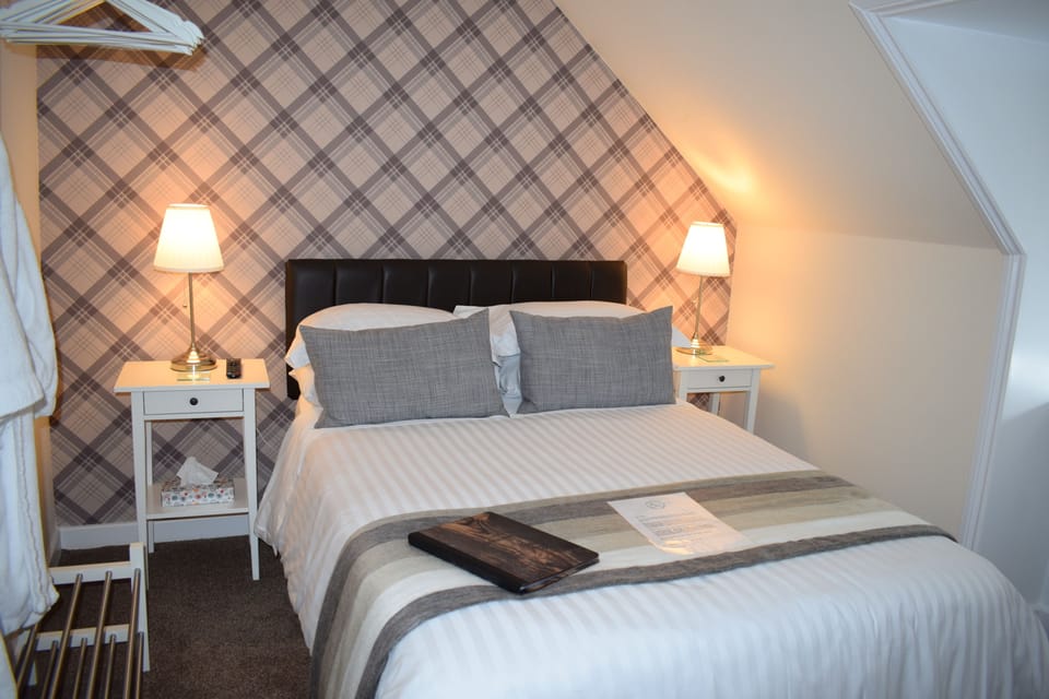 Double Room 3 Not En-Suite, has a private Bathroom which is not Shared. | Hypo-allergenic bedding, blackout drapes, soundproofing