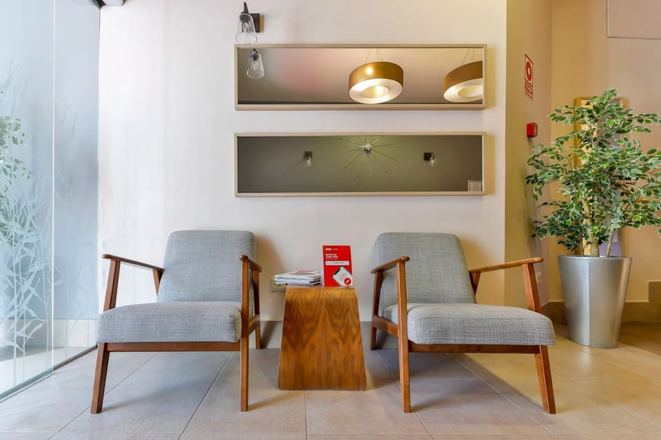 Superior Double Room | Desk, WiFi (free), bed sheets