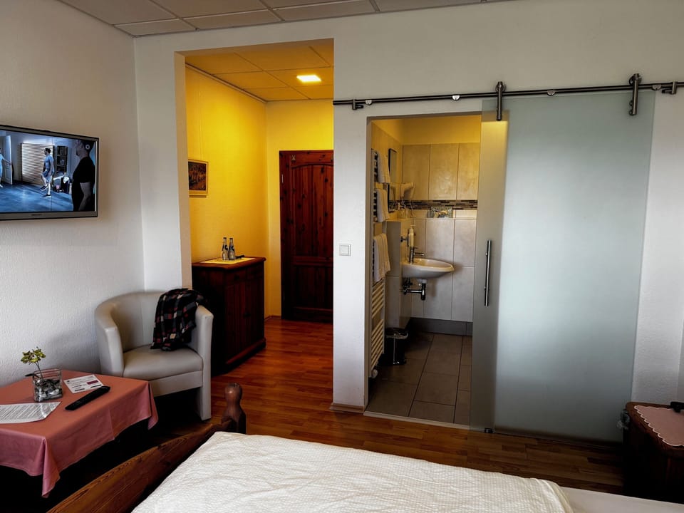 Traditional Double Room | Hypo-allergenic bedding, free WiFi, bed sheets