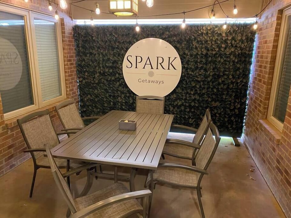 Patio w/TV (1)