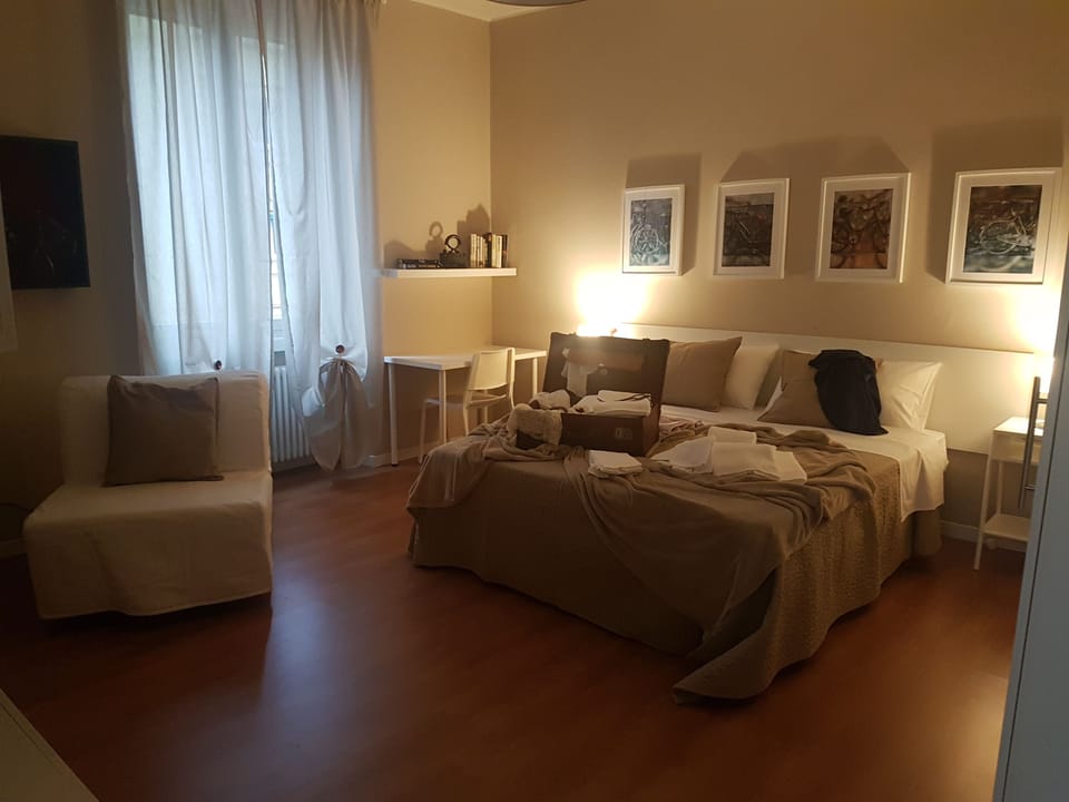 2 bedrooms, desk, iron/ironing board, free WiFi