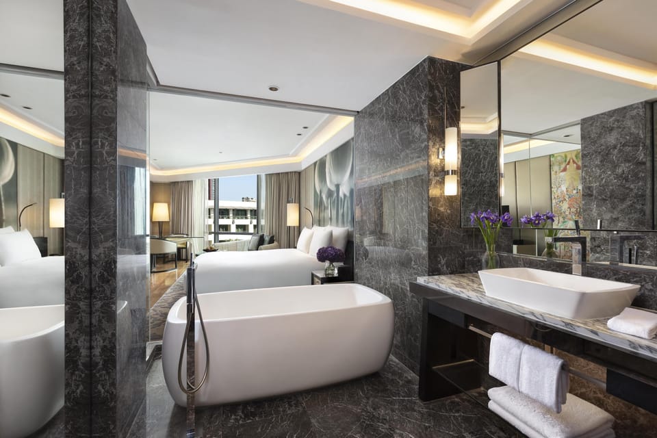 Executive Room, 1 King Bed | Premium bedding, down comforters, minibar (free items), in-room safe