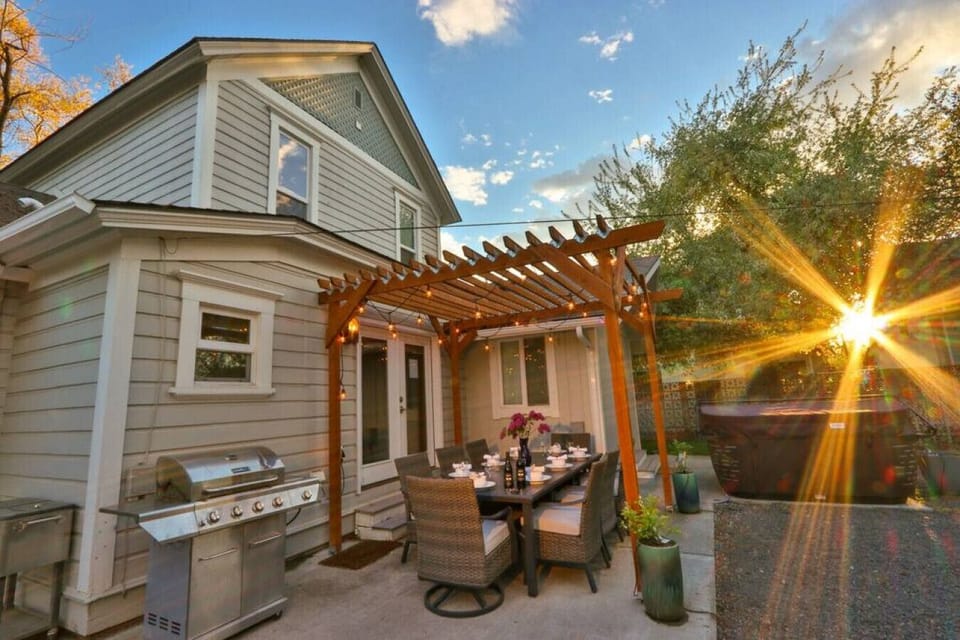 Back patio with outdoor grill, HOT TUB