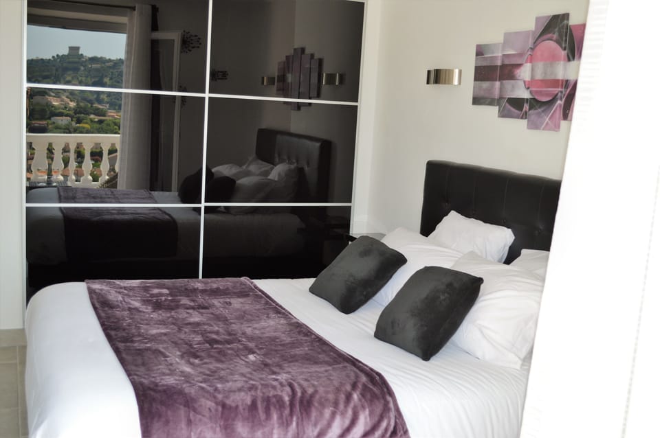 Deluxe Double Room, 1 Queen Bed, Terrace, Partial Sea View | Egyptian cotton sheets, premium bedding, Select Comfort beds, minibar