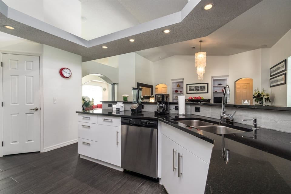 House | Private kitchen | Fridge, microwave, stovetop, dishwasher