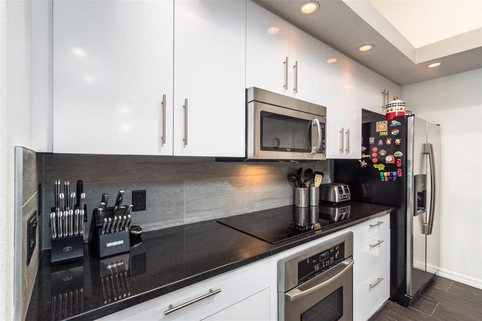 House | Private kitchen | Fridge, microwave, stovetop, dishwasher