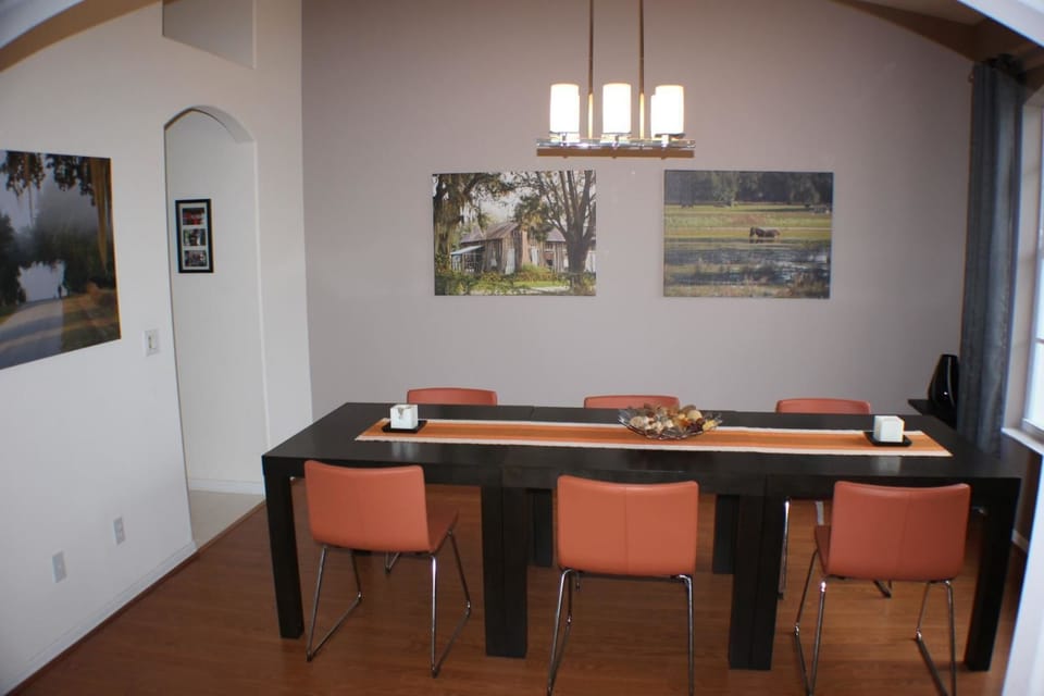 House | In-room dining