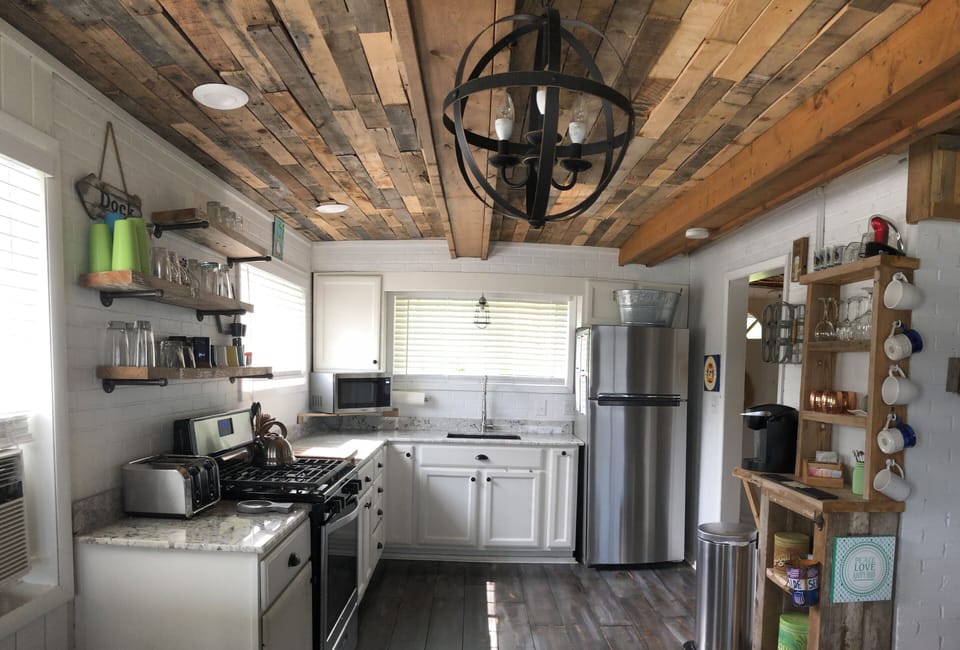 Fully appointed kitchen 