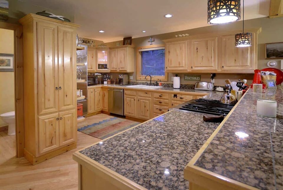 Fully Equipped and Modern Kitchen