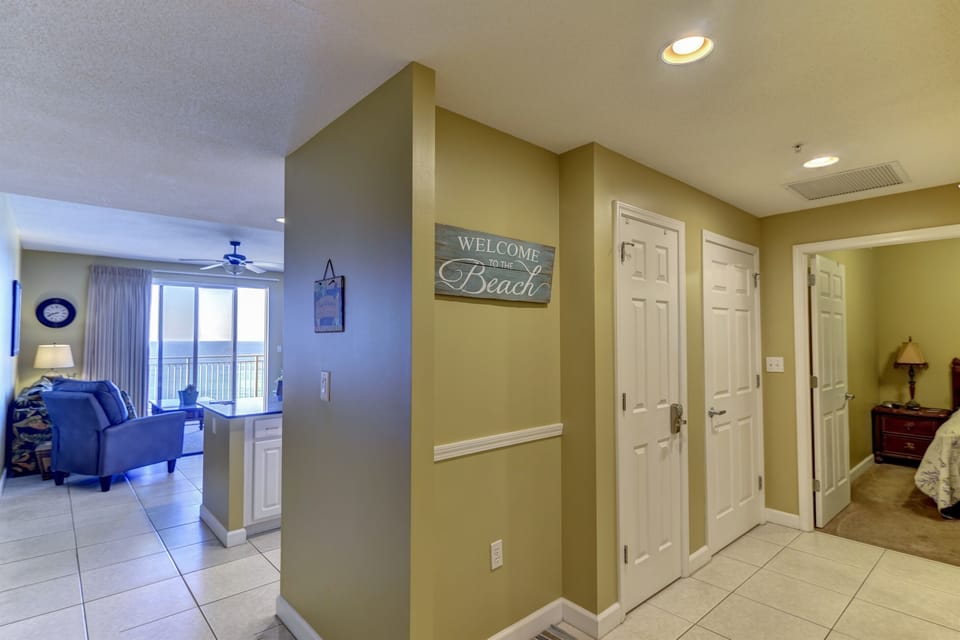 Front hallway leads to second bedroom