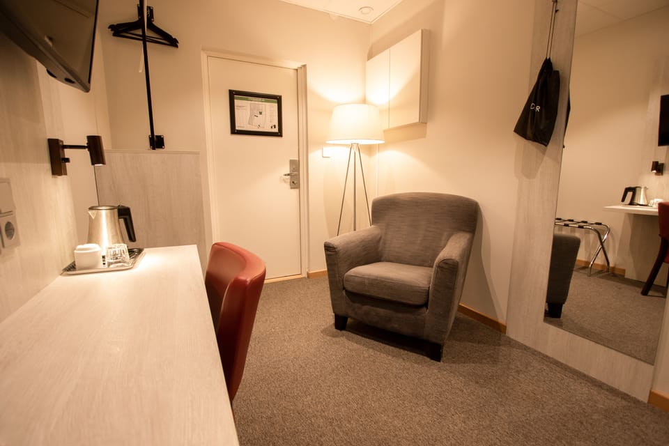 Standard Single Room, 1 Twin Bed, Shared Bathroom | Premium bedding, pillowtop beds, individually decorated