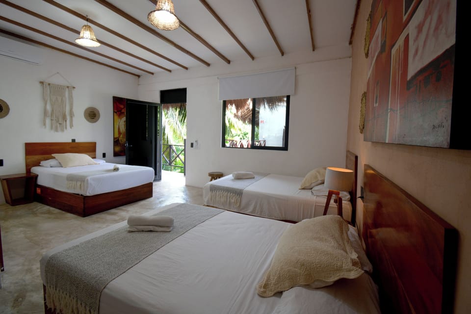 Basic Triple Room | Soundproofing, free WiFi, bed sheets