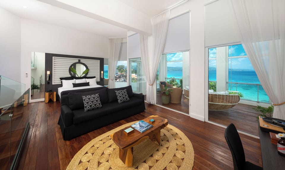 Presidential Suite | 1 bedroom, minibar, in-room safe, desk