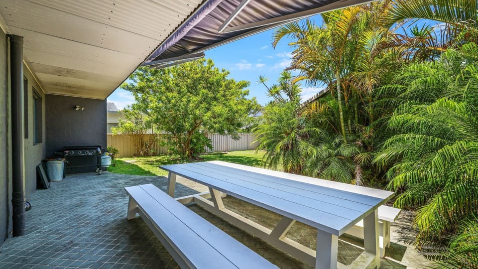 Seaside Royale | Outdoor undercover dining area