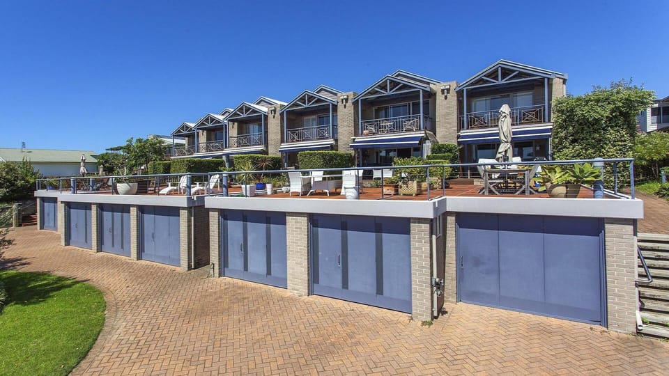 Aroona at Minnamurra | Townhouse complex | Private entrance | Off street parking