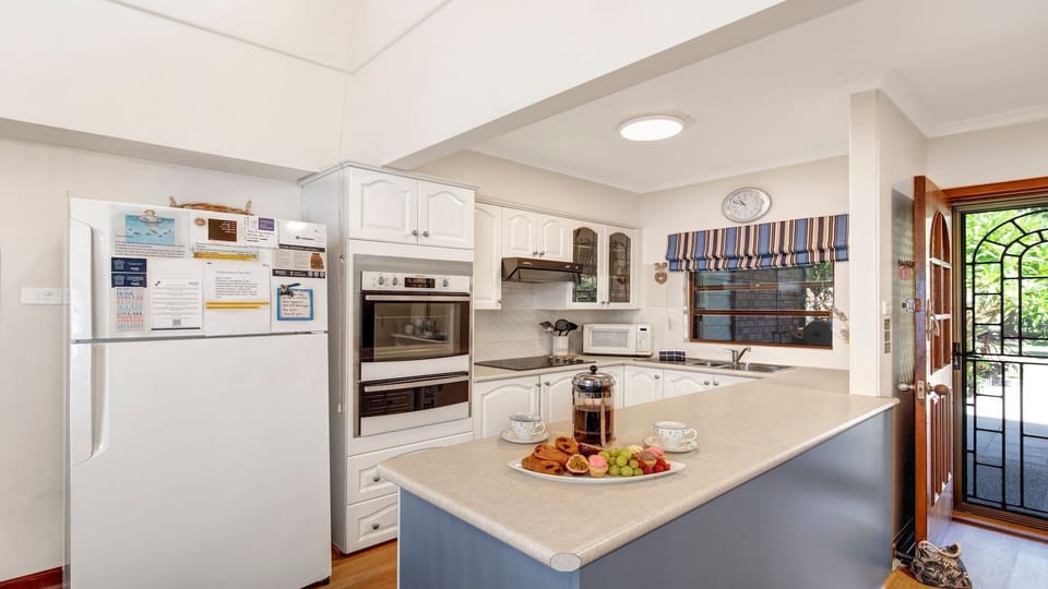 Tradewinds | Kitchen 