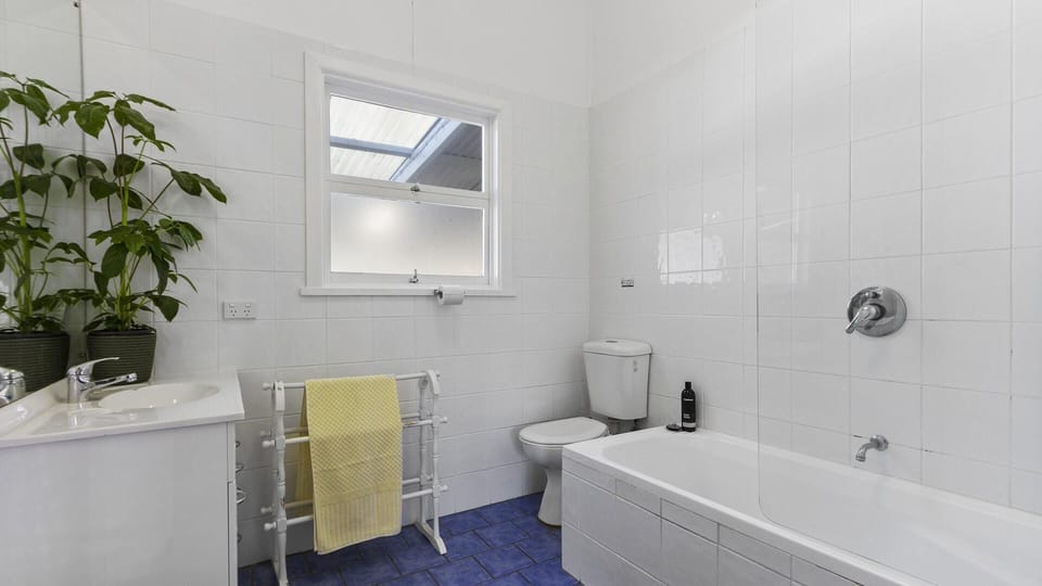 Bath Tub, Clothes Dryer, Washing Machine