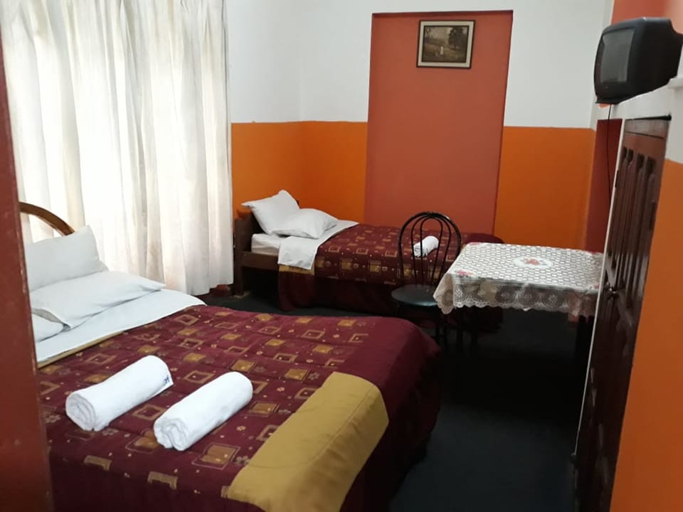 Double Room Single Use, 1 Twin Bed, Non Smoking | In-room safe, desk, WiFi (free)