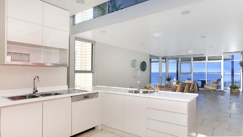 Albatross | Kitchen | Dishwasher | Dining room | Waterviews