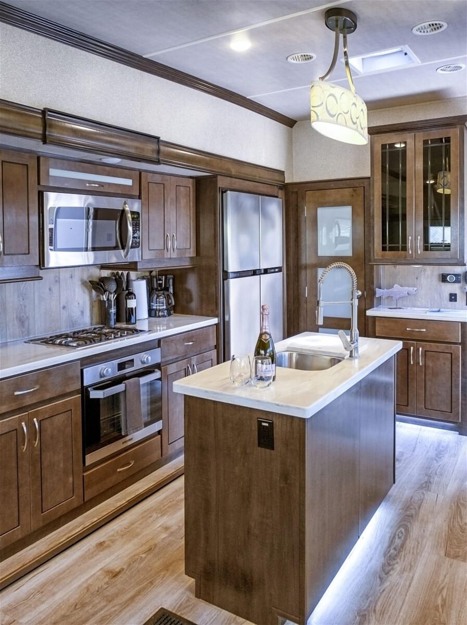 Driftwood - The kitchen island is the perfect place to prepare your meals