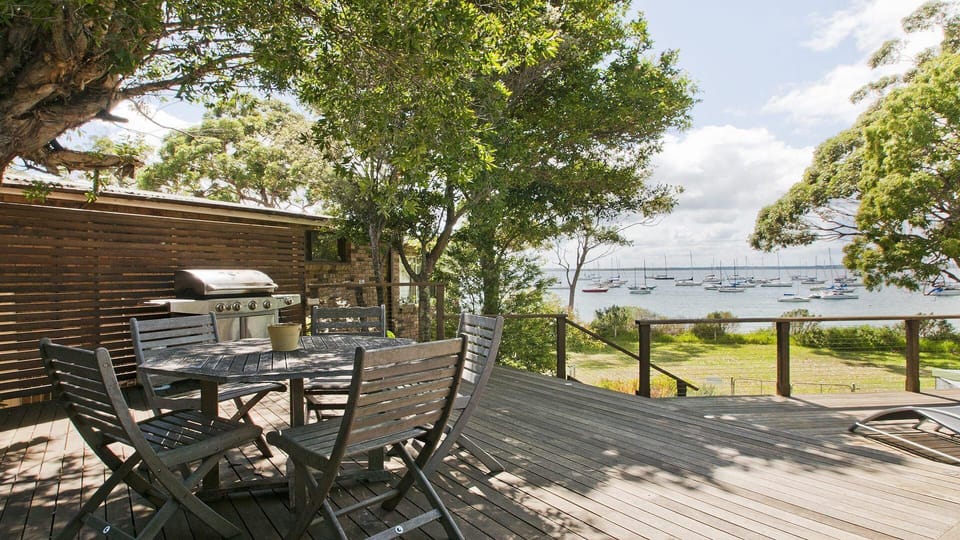 Bay Cottage | Waterfront | Direct access to Callala Bay | BBQ | Deck