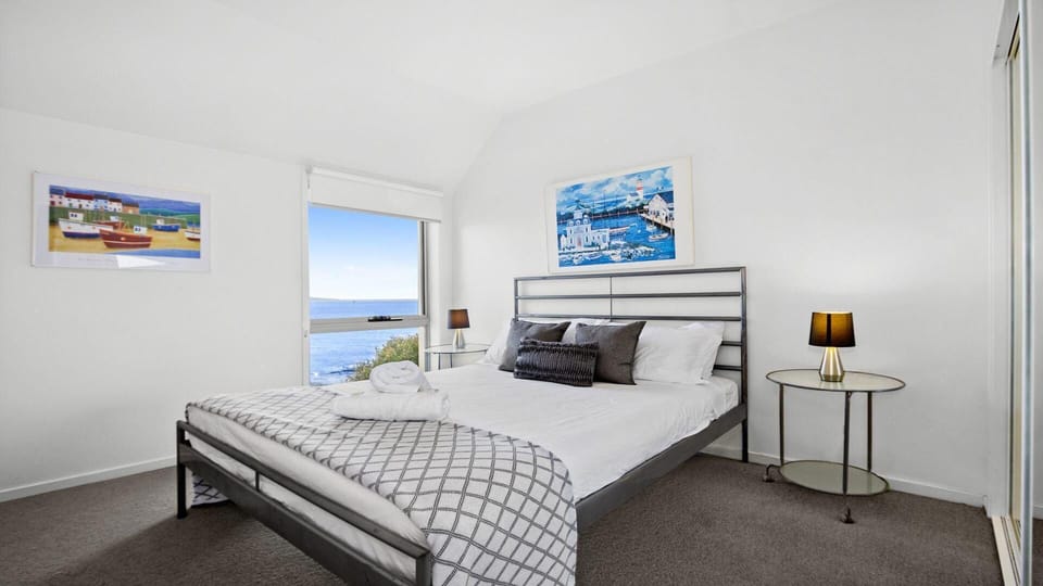 Tilbury Breeze | Bedroom 2 | Queen